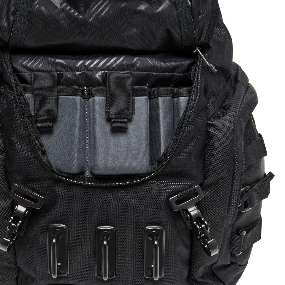 Oakley Kitchen Sink Backpack, Stealth Black, One Size